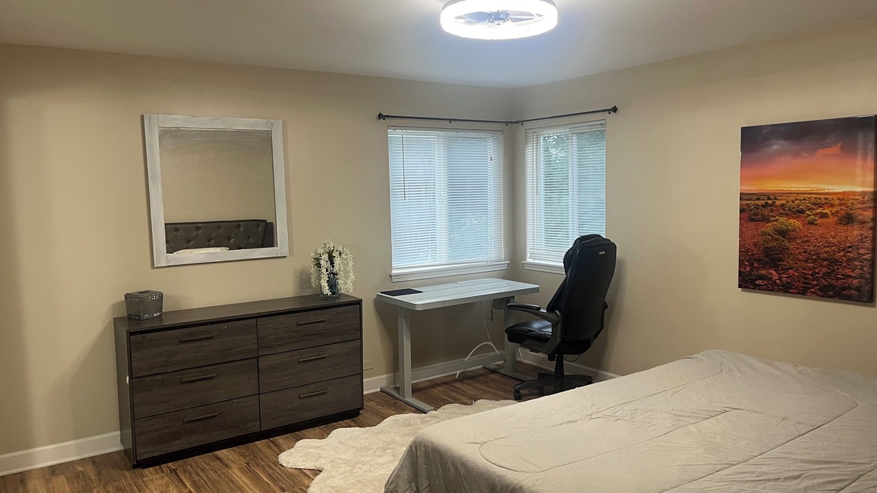 Photo of Bedroom in Lake in the Hills