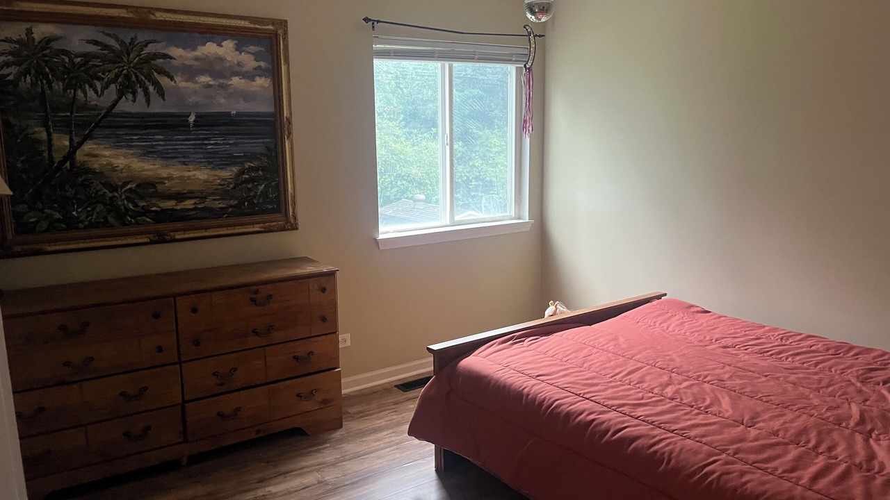 Photo of Bedroom in Lake in the Hills