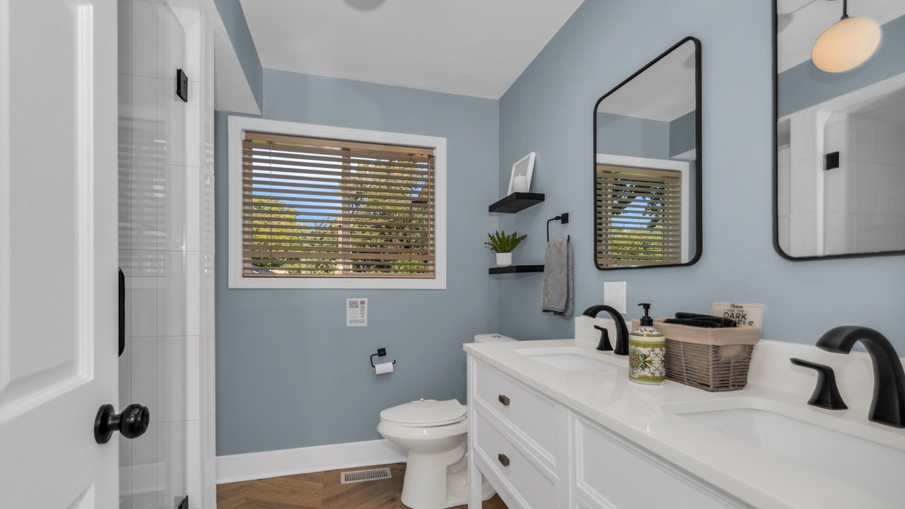 Photo of Bathroom in Russell