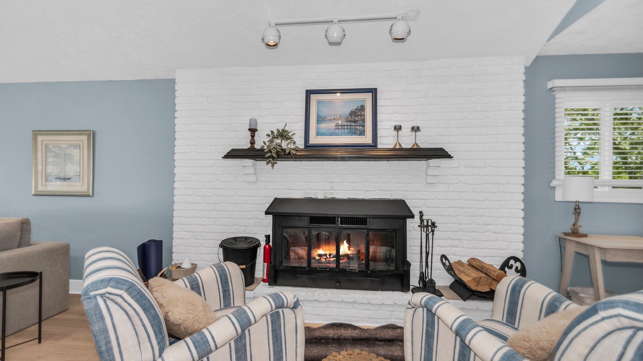 Photo of Livingroom in Russell