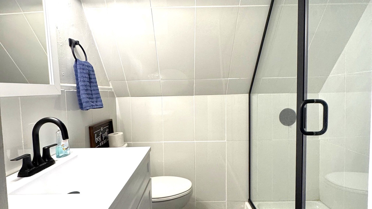 Photo of Bathroom in Pekin