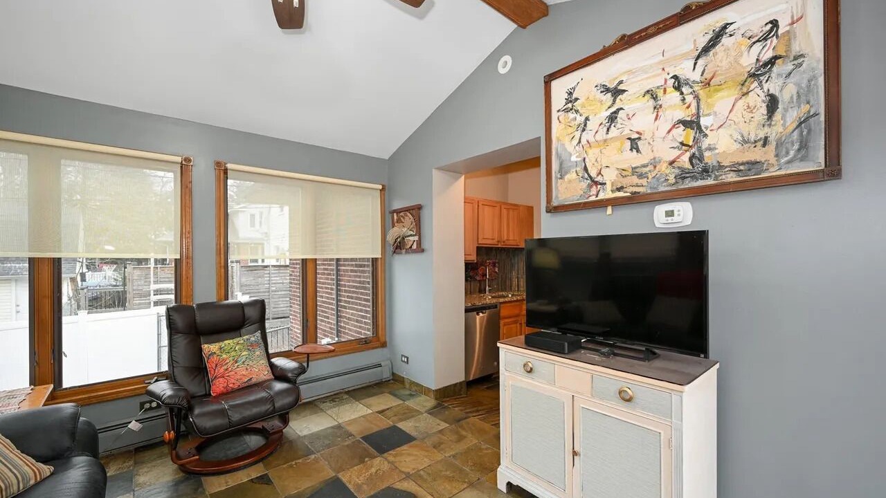 Photo of Livingroom in Lombard