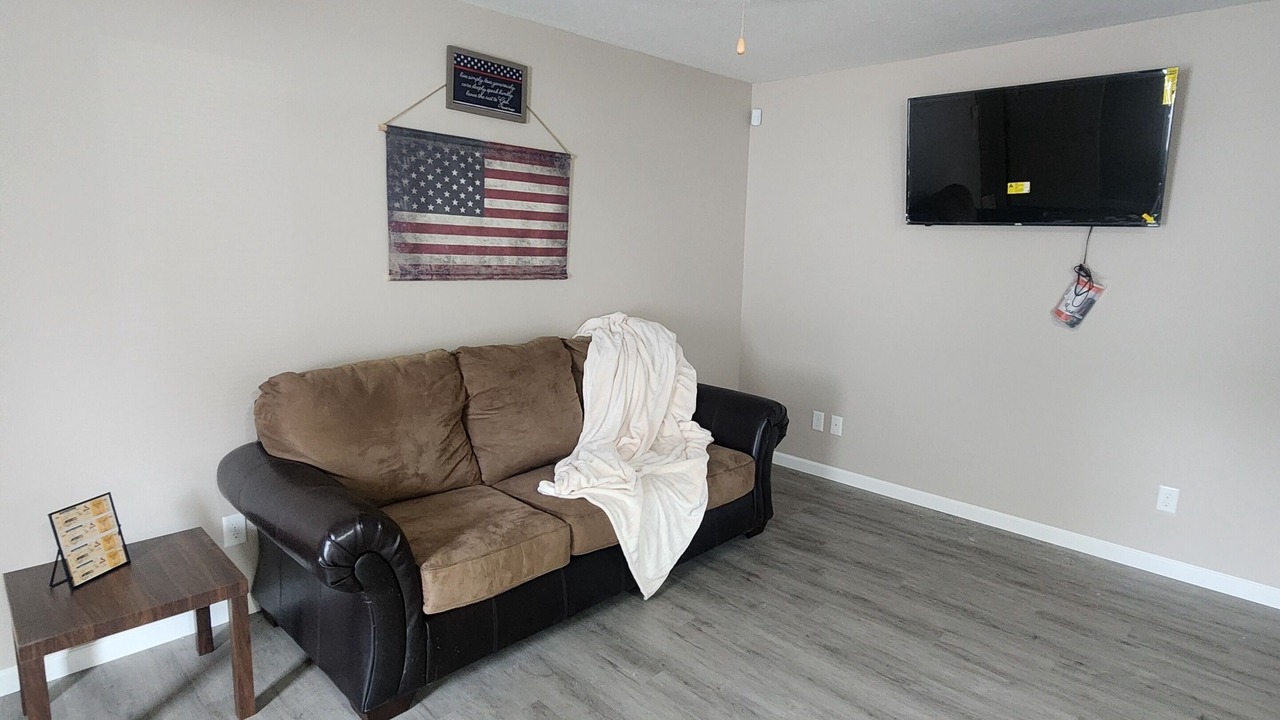 Photo of Livingroom in Mattoon