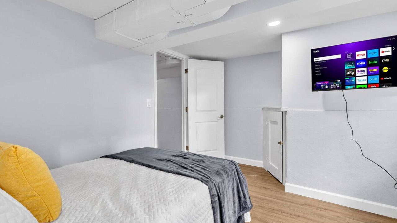 Photo of Bedroom in Elmhurst