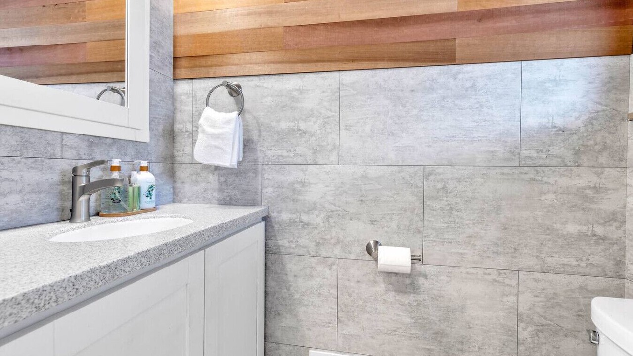 Photo of Bathroom in Elmhurst