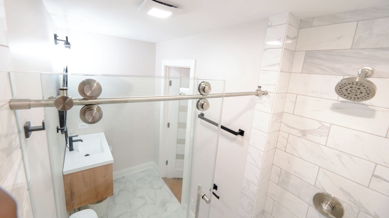 Photo of Bathroom in Rogers Park