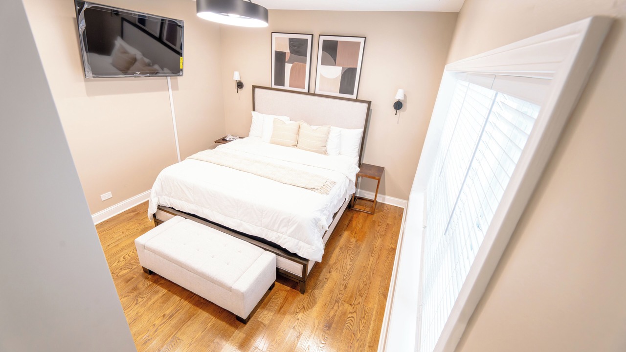 Photo of Bedroom in Rogers Park
