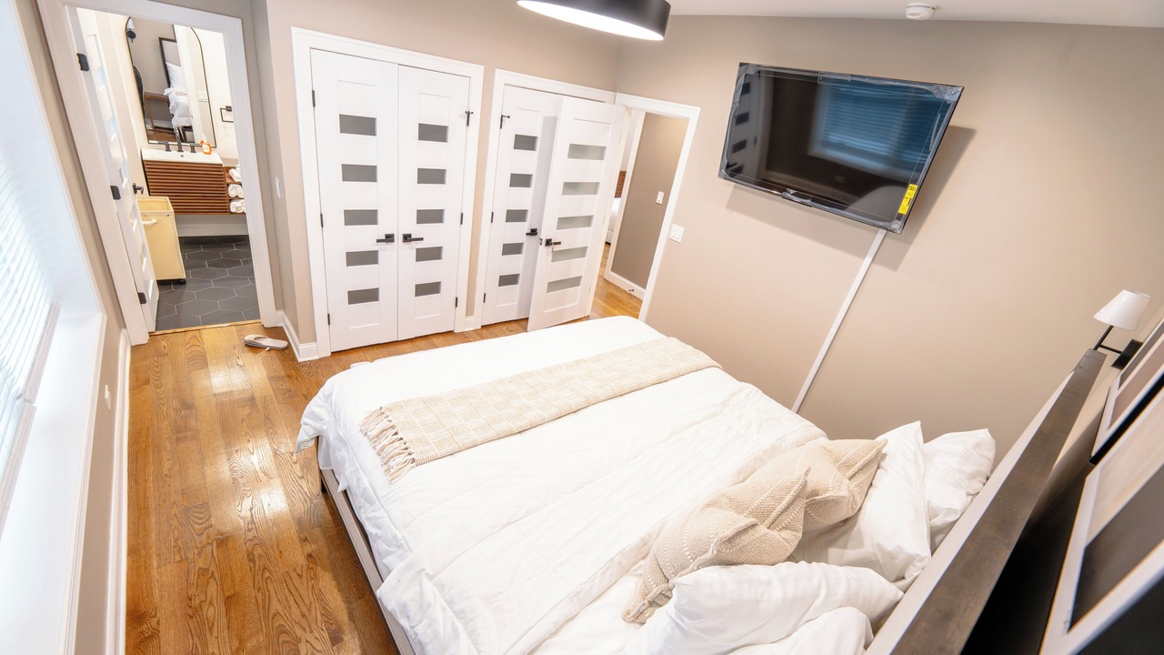 Photo of Bedroom in Rogers Park