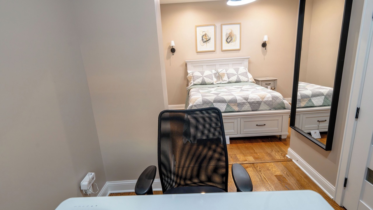 Photo of Bedroom in Rogers Park
