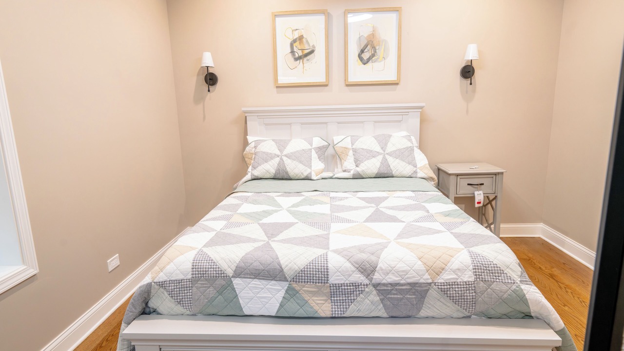Photo of Bedroom in Rogers Park