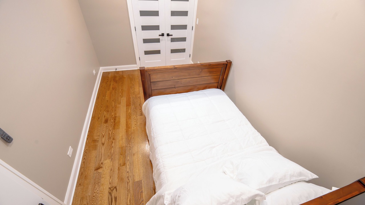 Photo of Bedroom in Rogers Park