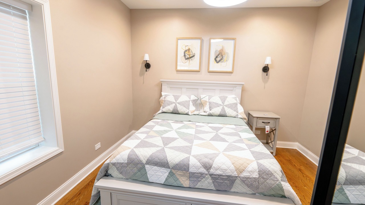 Photo of Bedroom in Rogers Park