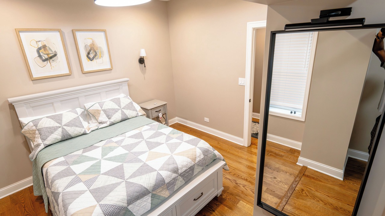 Photo of Bedroom in Rogers Park