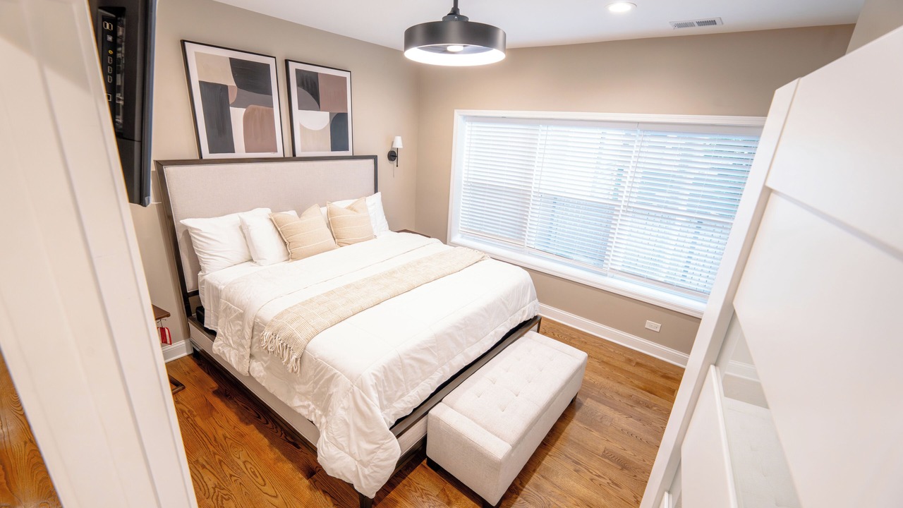 Photo of Bedroom in Rogers Park