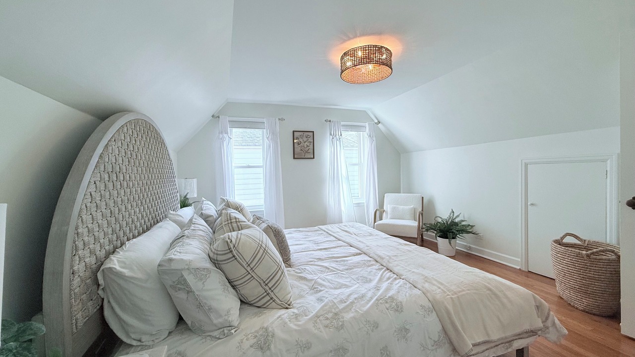 Photo of Bedroom in Arlington Heights