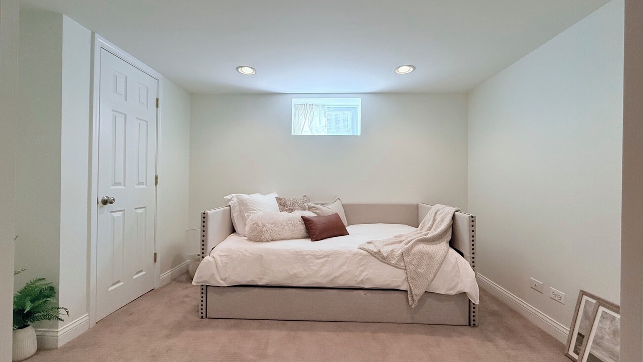 Photo of Bedroom in Arlington Heights
