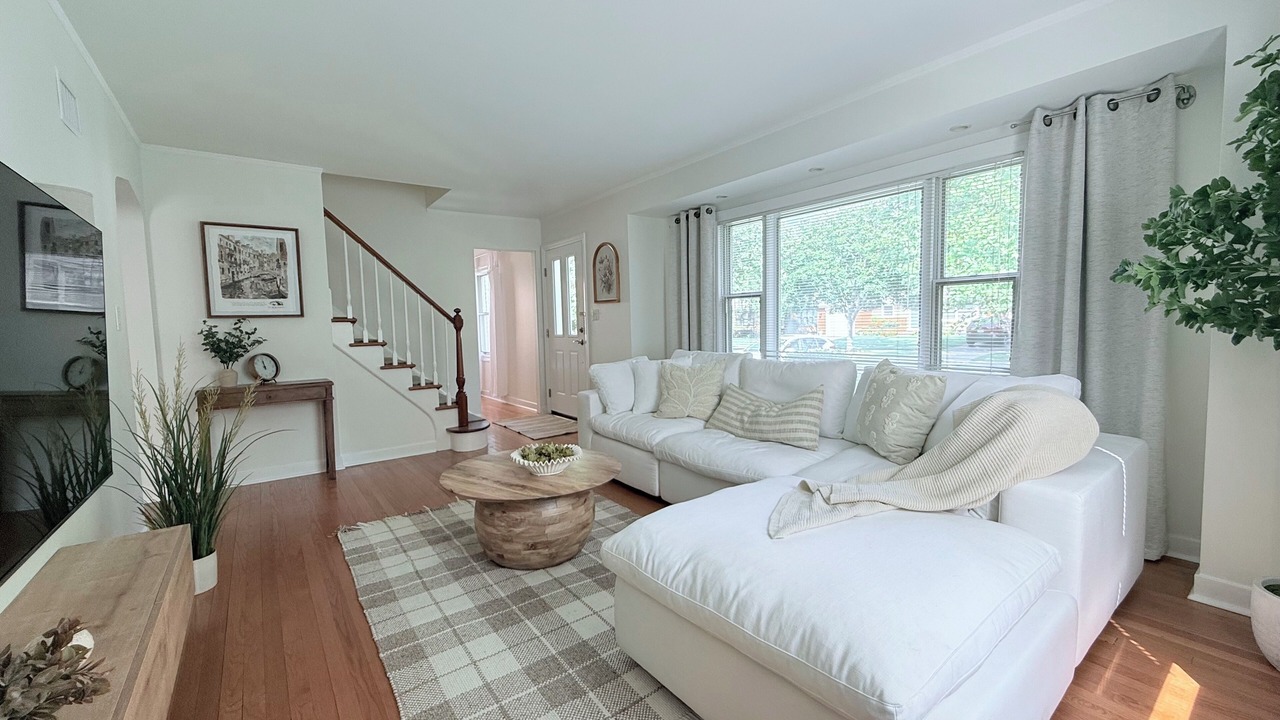 Photo of Livingroom in Arlington Heights