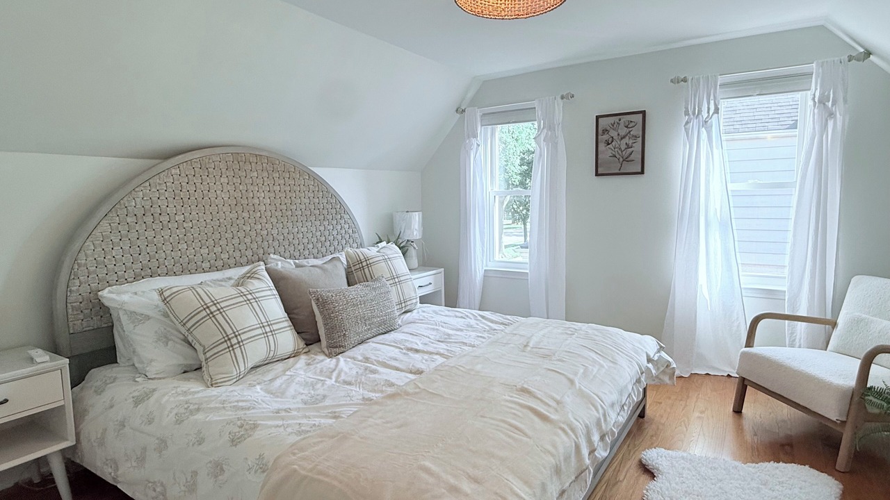 Photo of Bedroom in Arlington Heights