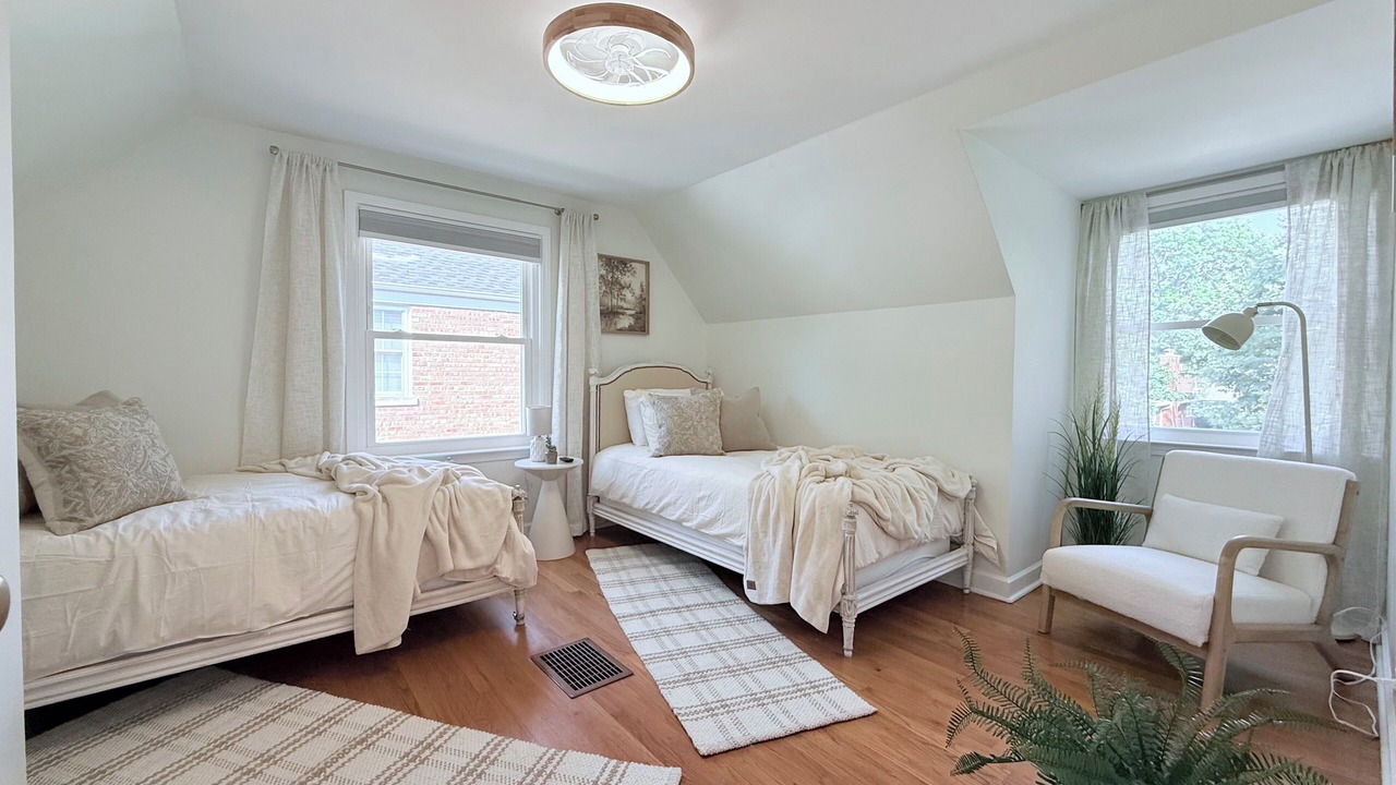 Photo of Bedroom in Arlington Heights