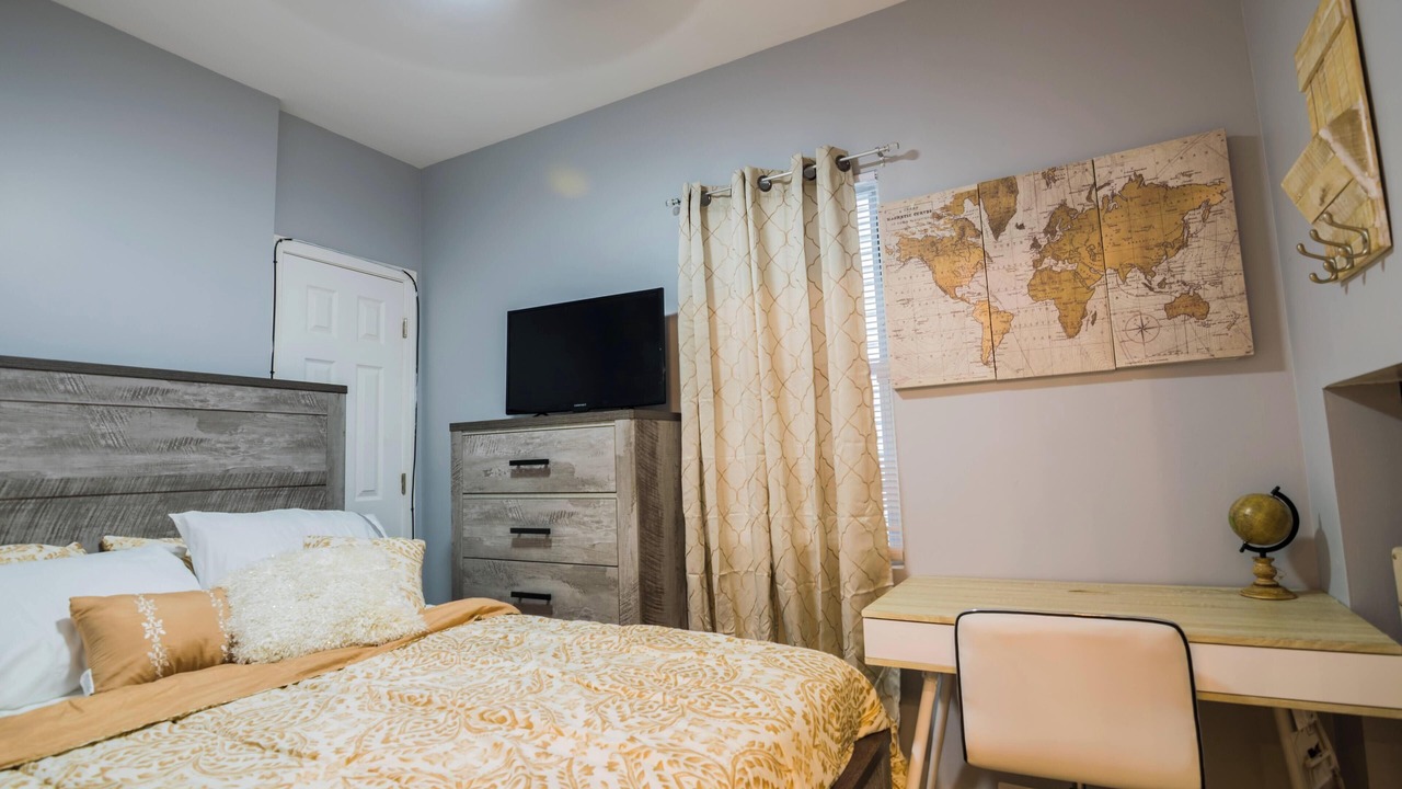 Photo of Bedroom in West Pullman