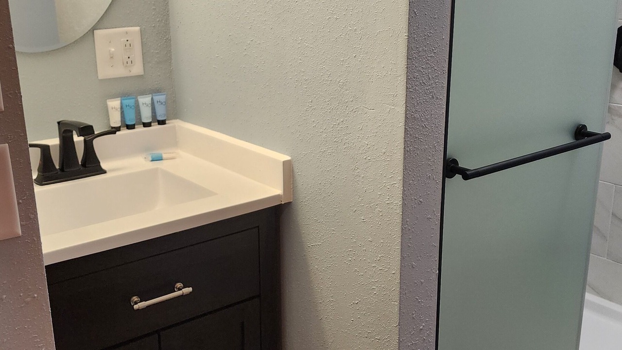 Photo of Bathroom in Carlyle