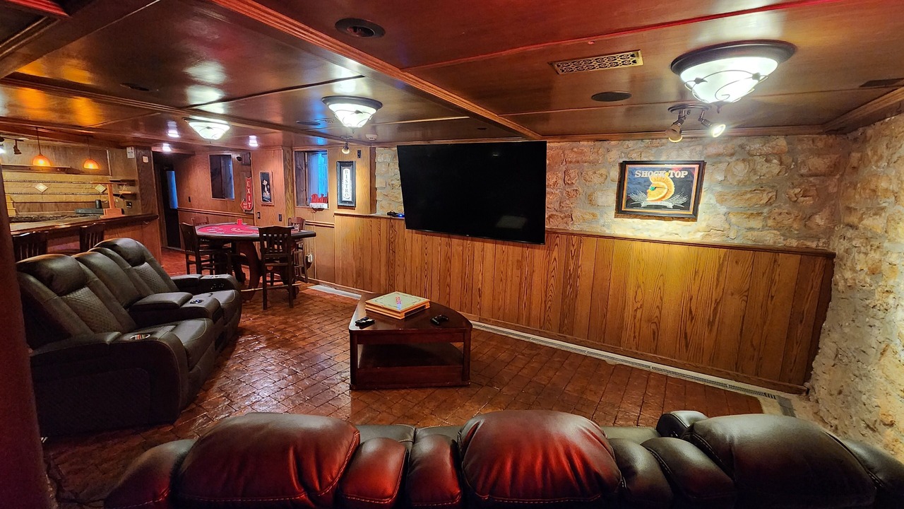 Photo of Bedroom in Carlyle