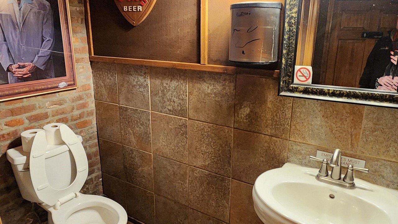 Photo of Bathroom in Carlyle