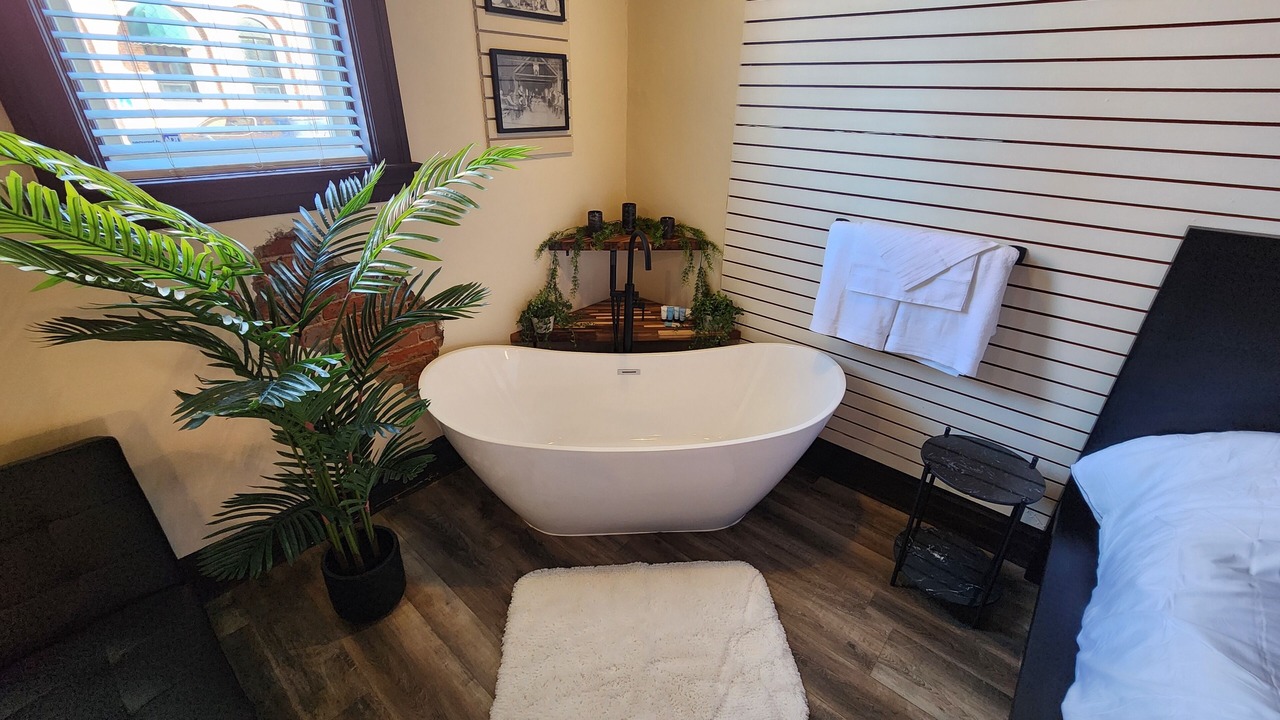 Photo of Bedroom in Carlyle