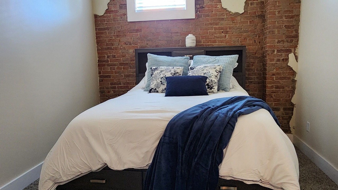 Photo of Bedroom in Carlyle
