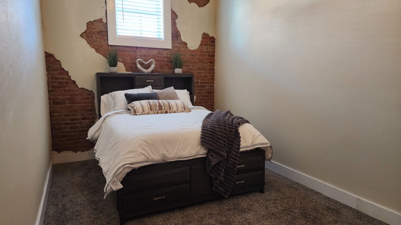 Photo of Bedroom in Carlyle