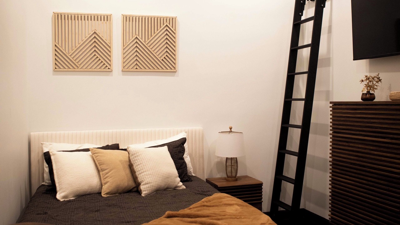 Photo of Bedroom in Bronzeville