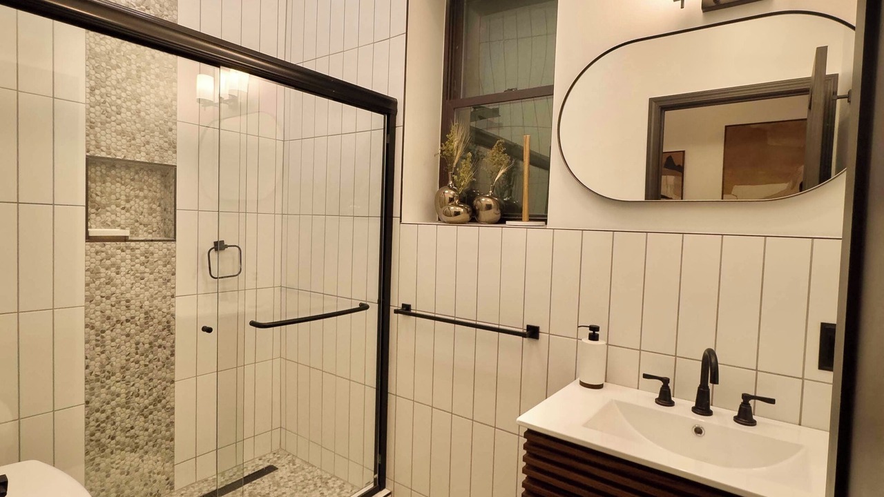 Photo of Bathroom in Bronzeville