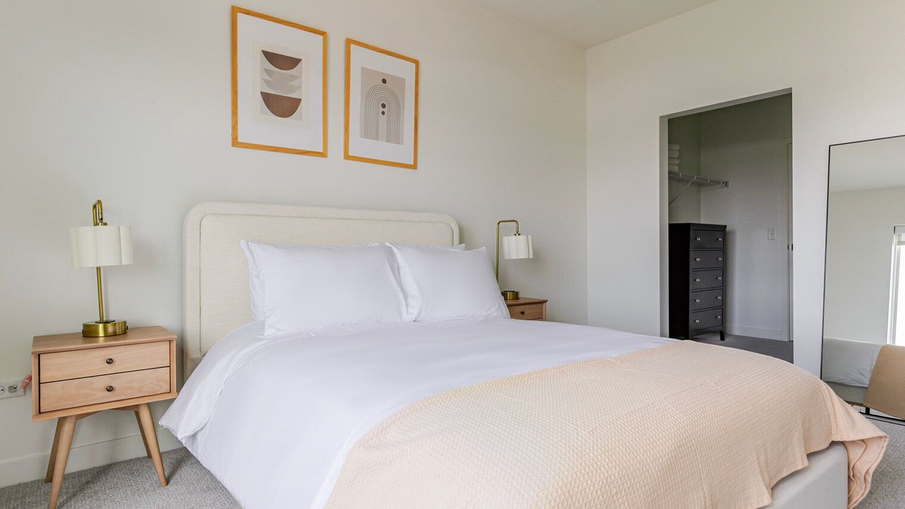 Photo of Bedroom in Elmhurst