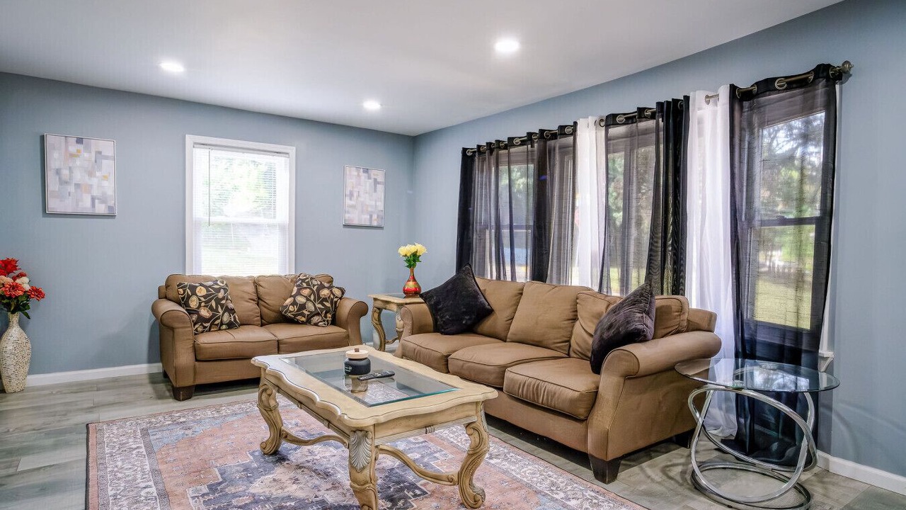 Photo of Livingroom in Fox Lake