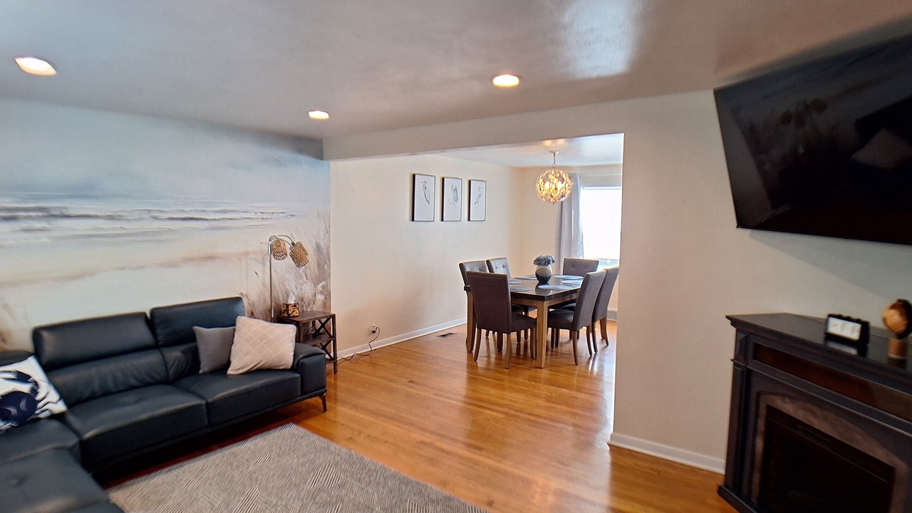 Photo of Livingroom in Gurnee