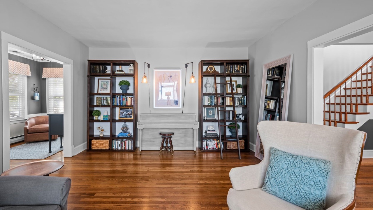 Photo of Livingroom in Western Springs