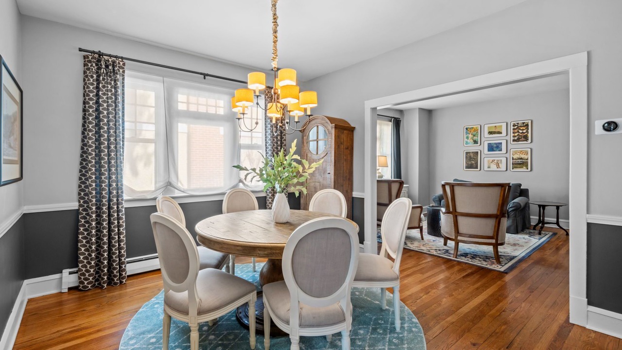 Photo of Livingroom in Western Springs