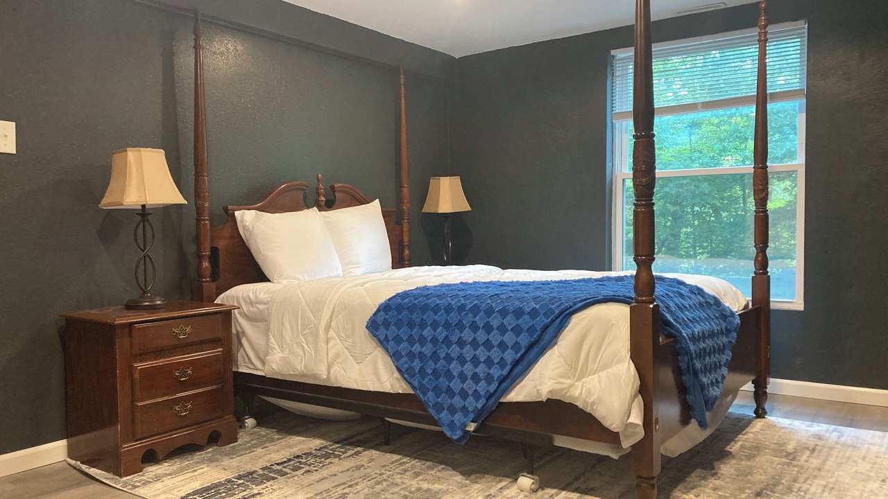 Photo of Bedroom in Glen Carbon