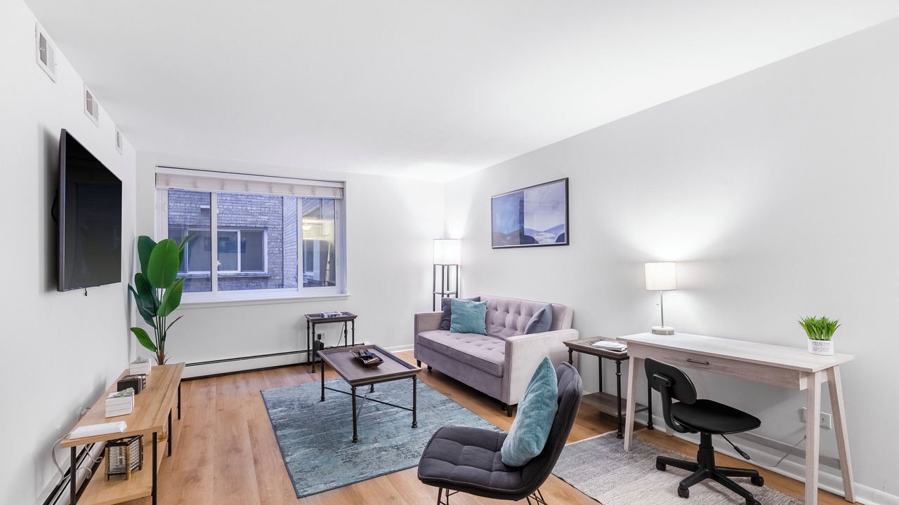 Photo of Livingroom in Lake View East