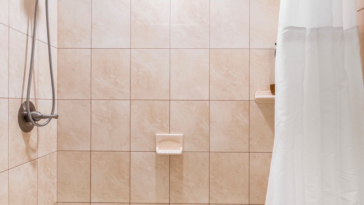 Photo of Bathroom in Lake View East