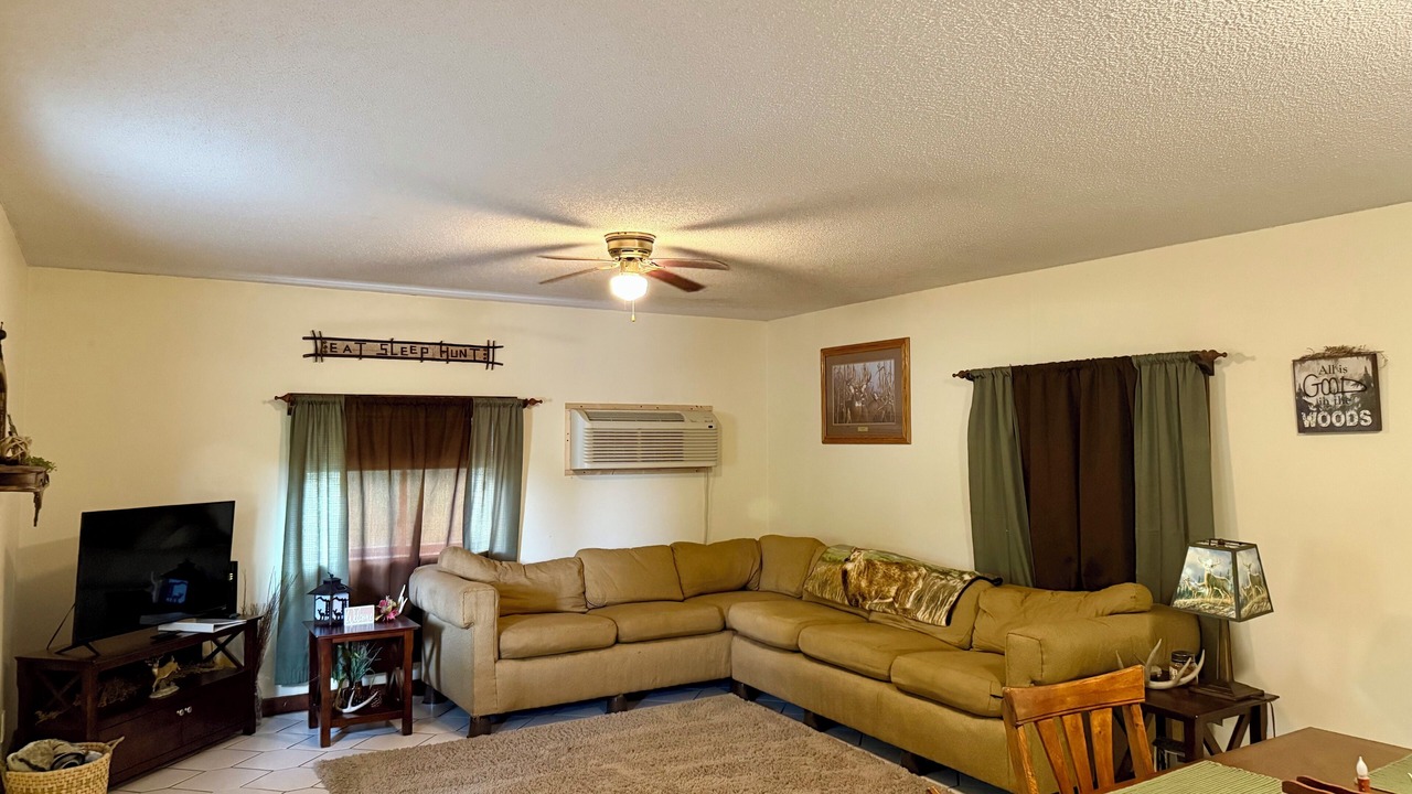 Photo of Livingroom in Hardin County