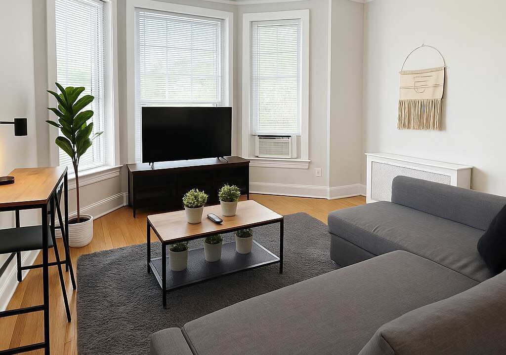 Photo of Livingroom in Wrigleyville