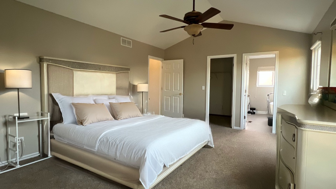 Photo of Bedroom in Shorewood