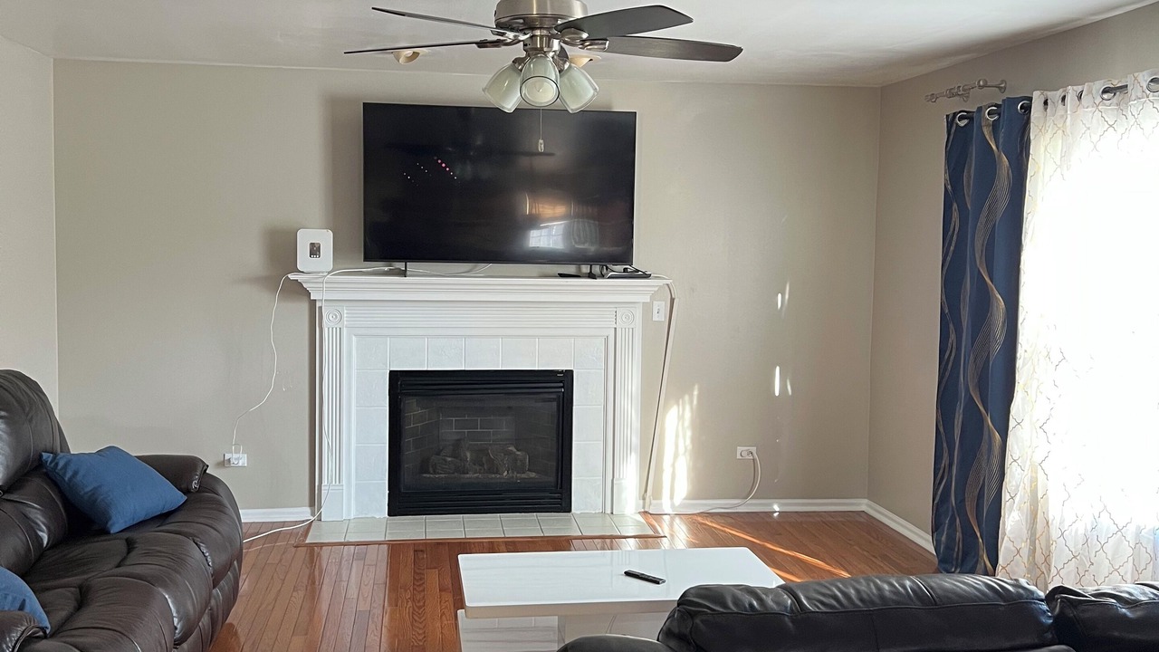 Photo of Livingroom in Shorewood