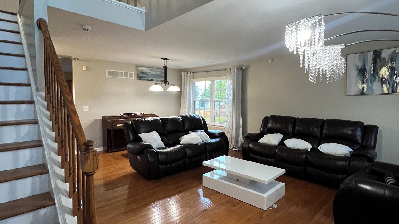 Photo of Livingroom in Shorewood