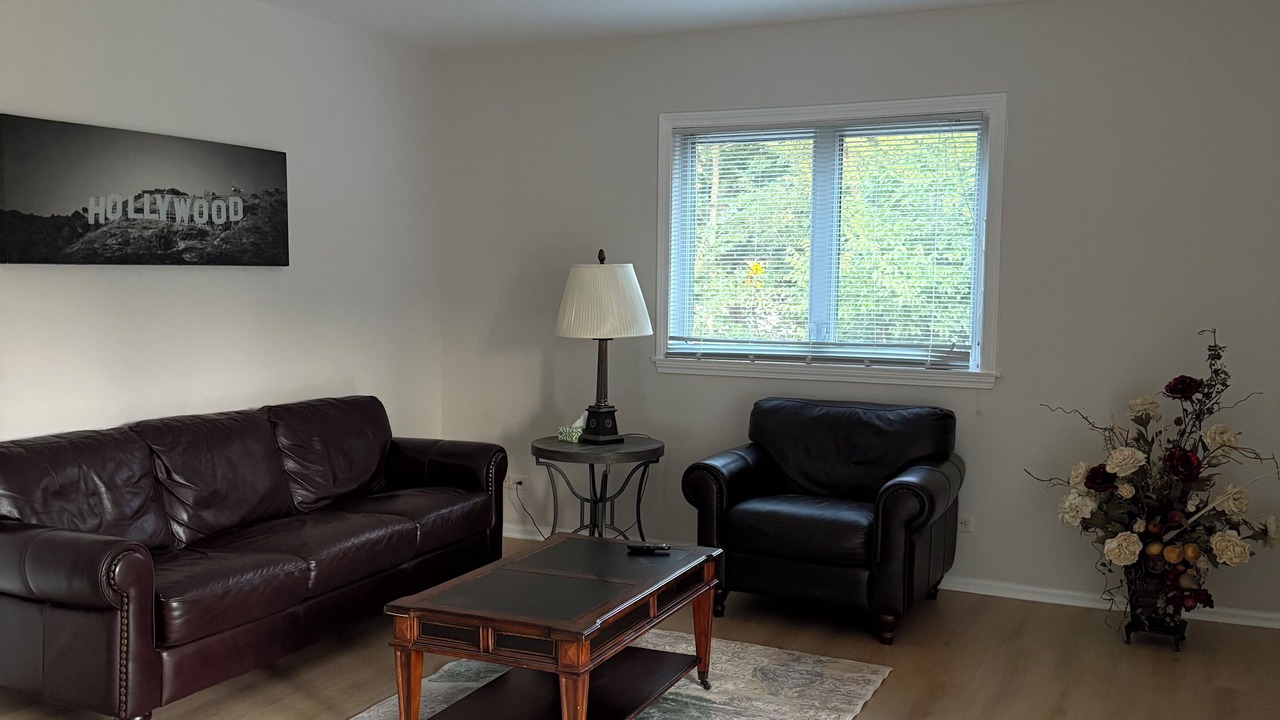 Photo of Livingroom in Gurnee