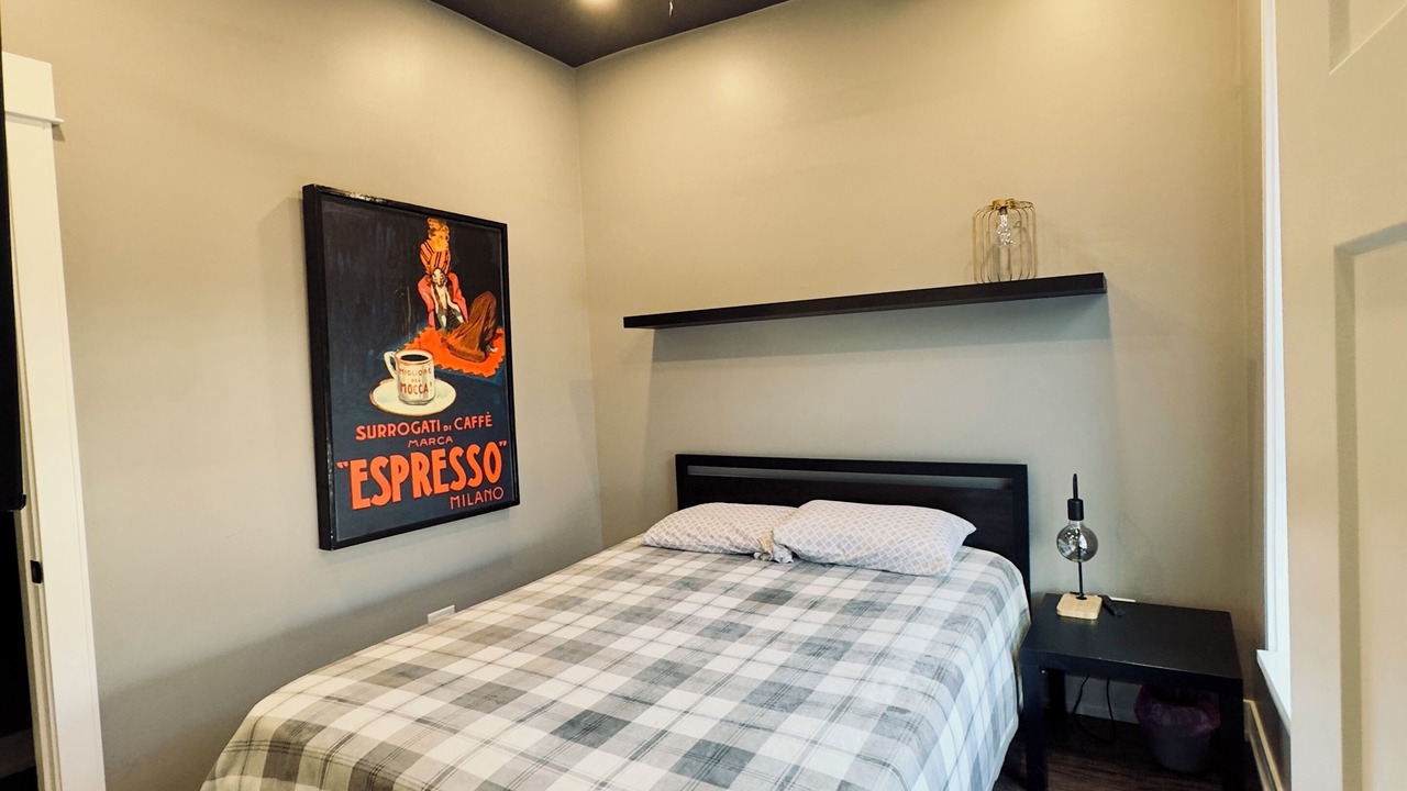 Photo of Bedroom in North Lawndale