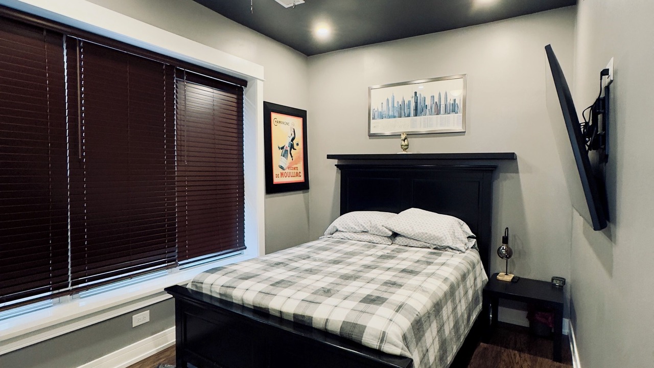 Photo of Bedroom in North Lawndale