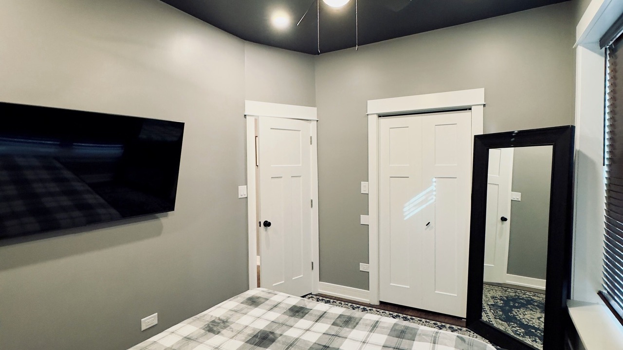 Photo of Bedroom in North Lawndale
