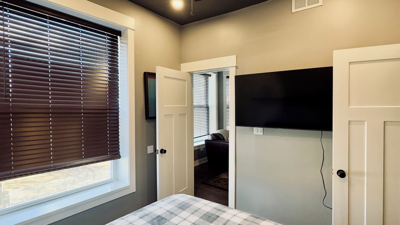 Photo of Bedroom in North Lawndale